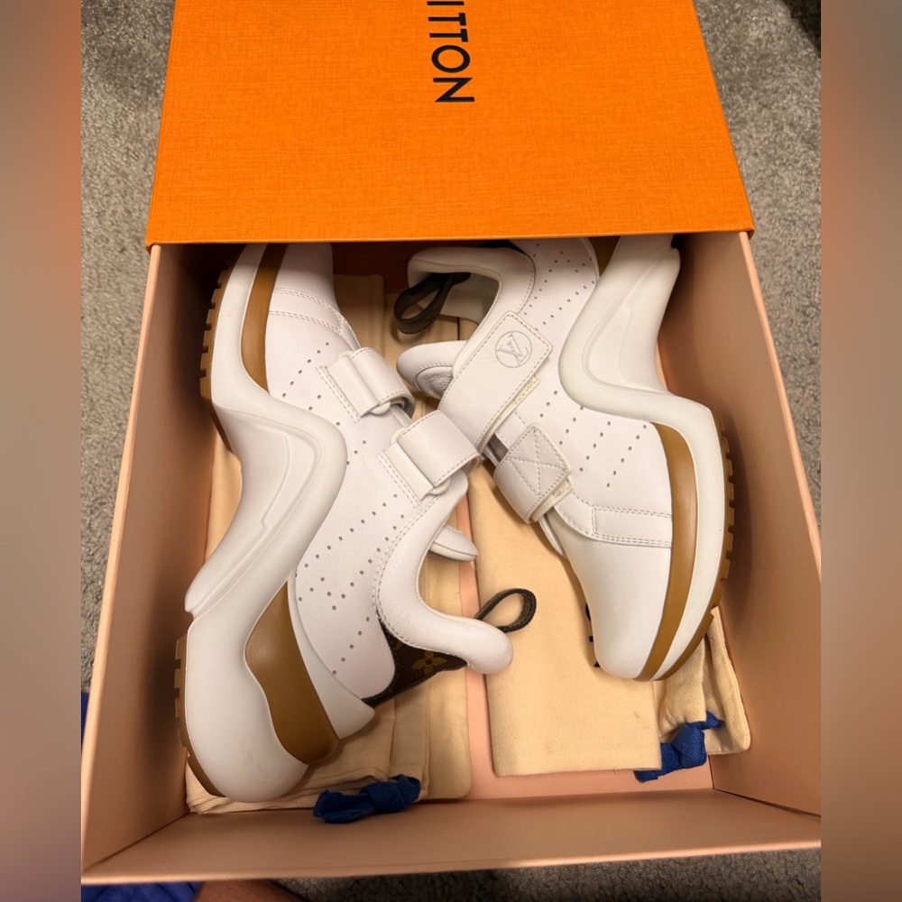 Louis Vuitton Sneakers - Picture 4 of 9